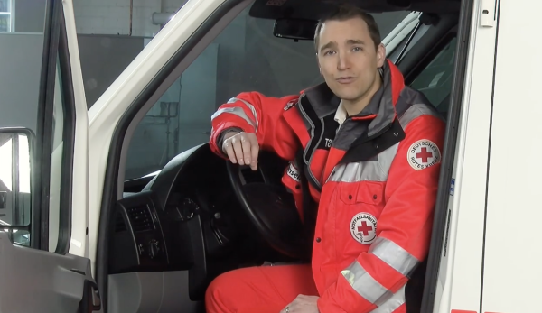 Regelmäßige Unterweisung zum Fahren mit Sonderrechten – Bild 2